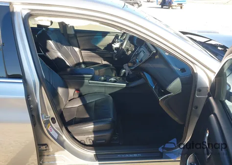 2015 Toyota Avalon Limited z USA, uszkodzony, nr VIN 4T1BK1EB9FU149930